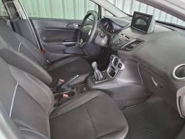 FORD - FIESTA 1.6 SE HATCH 16V FLEX 4P MANUAL - 2014/2015 - BRANCA - R$ 45.900,00