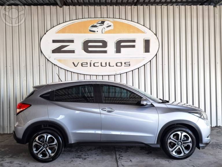 HONDA - HR-V 1.8 16V FLEX EX 4P AUTOMÁTICO - 2017/2018 - PRATA - R$ 92.900,00