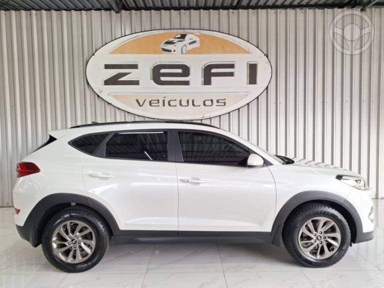 HYUNDAI - TUCSON 1.6 16V T-GDI GLS ECOSHIFT - 2017/2018 - BRANCA - R$ 99.900,00