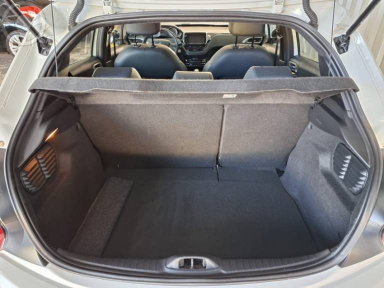 PEUGEOT - 208 1.6 THP GT 16V FLEX 4P MANUAL - 2016/2017 - BRANCA - R$ 69.900,00