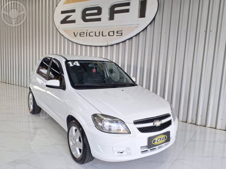 CHEVROLET - CELTA 1.0 MPFI LT 8V FLEX 4P MANUAL - 2013/2014 - BRANCA - R$ 31.900,00