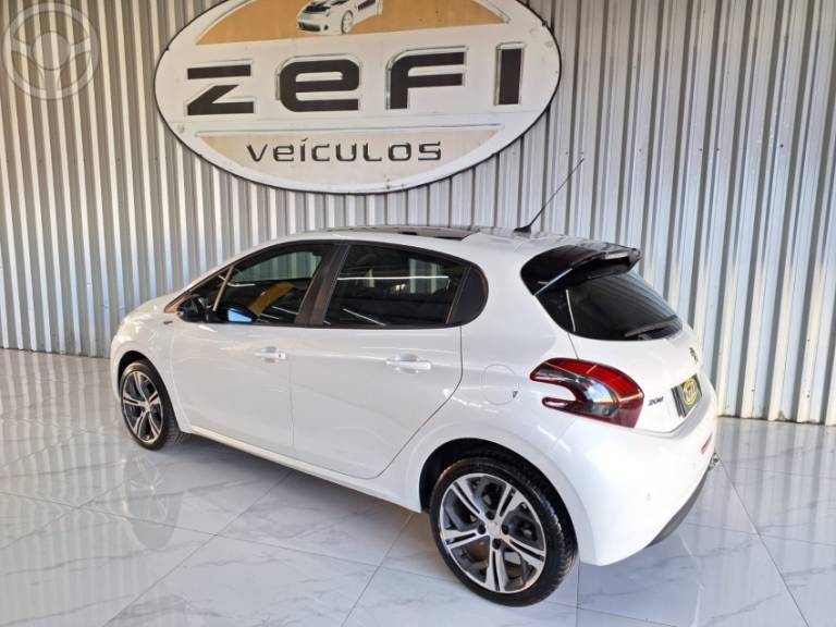 PEUGEOT - 208 1.6 THP GT 16V FLEX 4P MANUAL - 2016/2017 - BRANCA - R$ 69.900,00