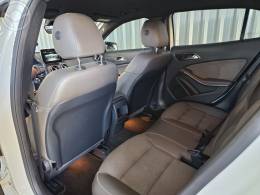 MERCEDES-BENZ - GLA 200 1.6 CGI STYLE 16V TURBO FLEX 4P AUTOMÁTICO - 2016/2016 - BRANCA - R$ 101.900,00