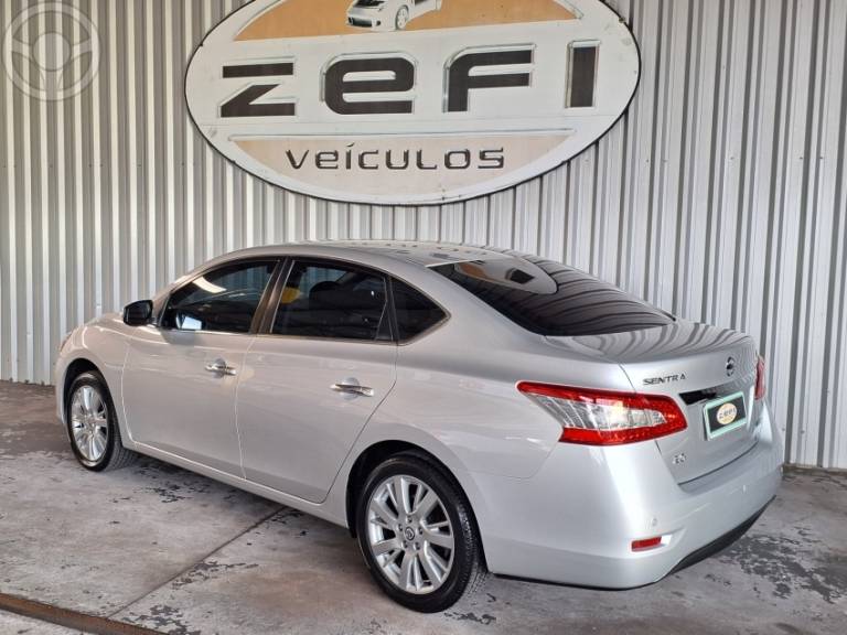 NISSAN - SENTRA 2.0 SL 16V FLEX 4P AUTOMÁTICO - 2014/2015 - PRATA - R$ 58.000,00