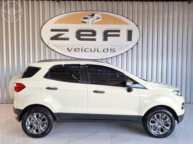 FORD - ECOSPORT 1.6 FREESTYLE 16V FLEX 4P MANUAL - 2014/2015 - BRANCA - R$ 58.000,00