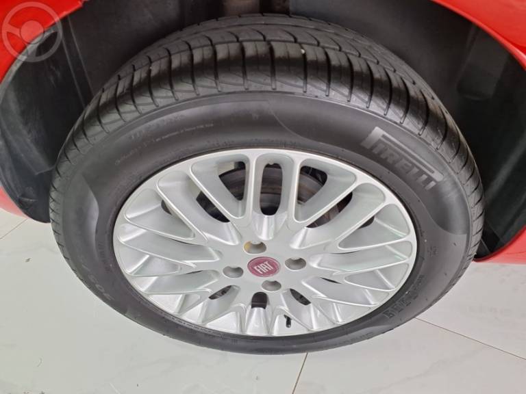FIAT - PUNTO 1.6 ESSENCE 16V FLEX 4P MANUAL - 2012/2013 - VERMELHA - R$ 39.900,00