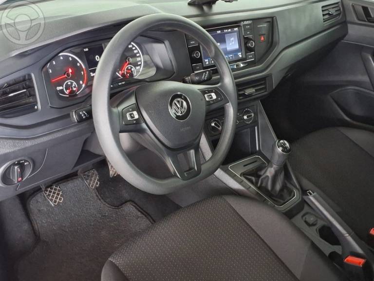 VOLKSWAGEN - POLO 1.0MPI TOTAL FLEX MANUAL - 2020/2021 - BRANCA - R$ 72.900,00