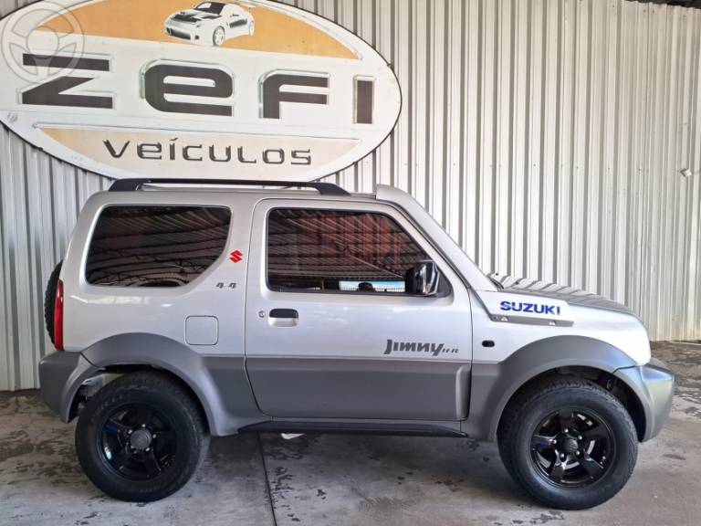 SUZUKI - JIMNY 1.3 4ALL 4X4 16V 2P MANUAL - 2010/2011 - PRATA - R$ 64.900,00