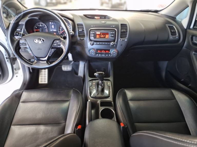 KIA MOTORS - CERATO 1.6 SX 16V FLEX 4P AUTOMÁTICO - 2018/2019 - BRANCA - R$ 85.900,00