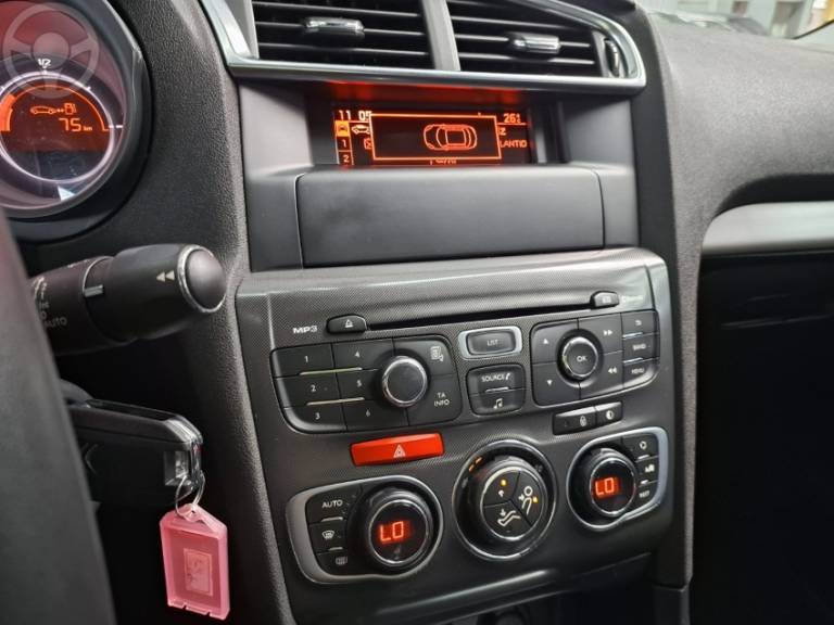 CITROËN - C4 LOUNGE 2.0 MPFI TENDANCE 16V FLEX 4P AUTOMÁTICO - 2013/2014 - AZUL - R$ 45.900,00