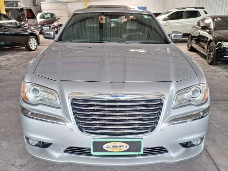 CHRYSLER - 300 C 3.6 SEDAN V6 24V 4P AUTOMÁTICO - 2011/2012 - PRATA - R$ 104.900,00