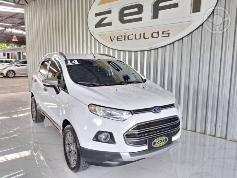 FORD - ECOSPORT 1.6 FREESTYLE 16V FLEX 4P MANUAL - 2013/2014 - BRANCA - R$ 53.900,00