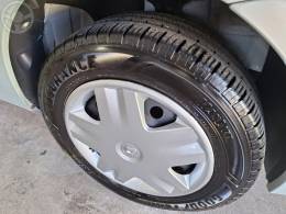 RENAULT - CLIO 1.6 AUTHENTIQUE SEDAN 16V FLEX 4P MANUAL - 2008/2009 - PRATA - R$ 26.990,00