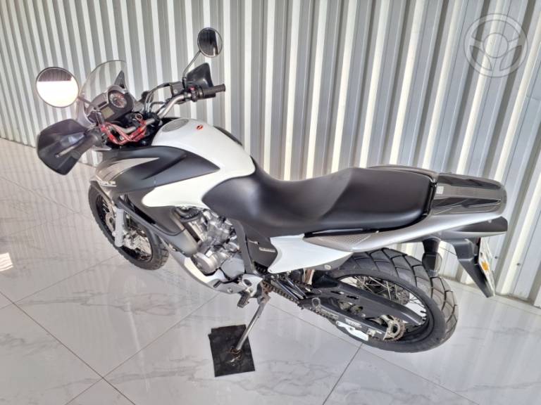 HONDA - XL 700V TRANSALP - 2014/2014 - BRANCA - R$ 34.900,00