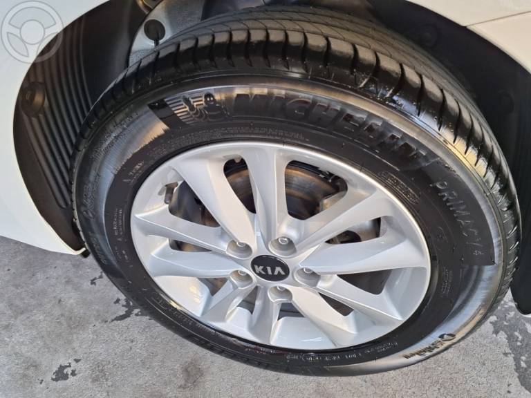 KIA MOTORS - CERATO 1.6 SX 16V FLEX 4P AUTOMÁTICO - 2018/2019 - BRANCA - R$ 85.900,00