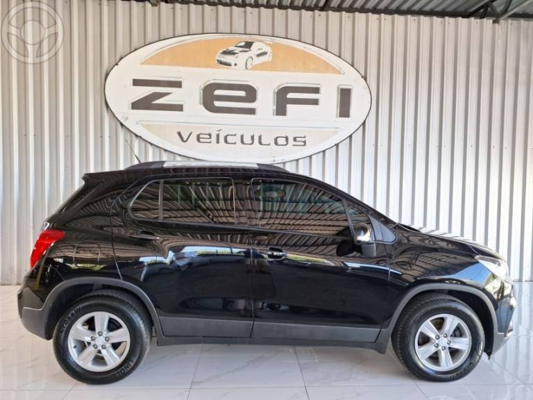 CHEVROLET - TRACKER 1.4 16V TURBO FLEX LT AUTOMÁTICO - 2018/2018 - PRETA - R$ 81.900,00