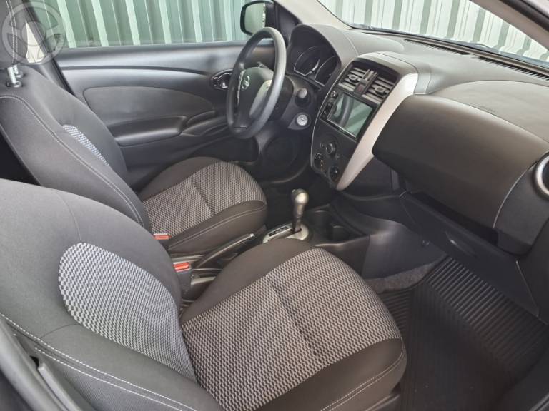 NISSAN - VERSA 1.6 16V FLEX SV 4P XTRONIC - 2019/2020 - CINZA - R$ 68.900,00