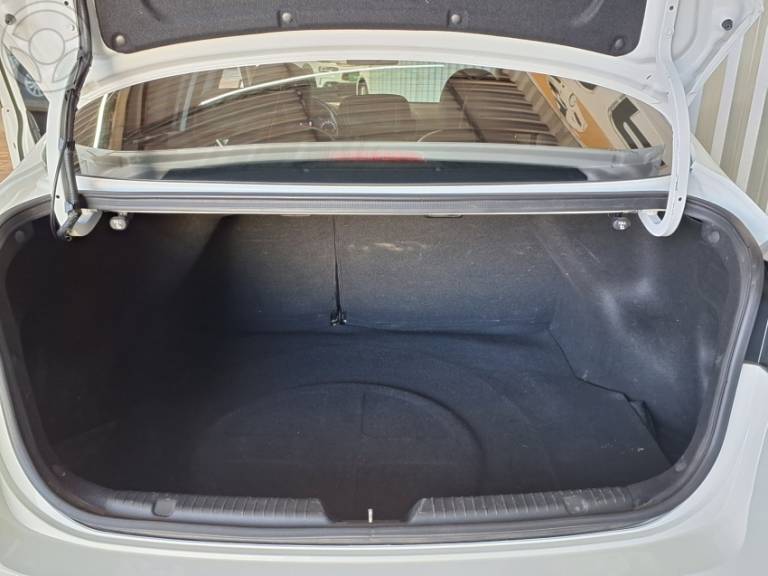 KIA MOTORS - CERATO 1.6 SX 16V FLEX 4P AUTOMÁTICO - 2018/2019 - BRANCA - R$ 85.900,00