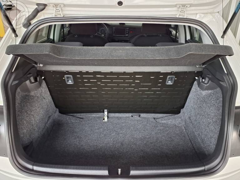 VOLKSWAGEN - POLO 1.0MPI TOTAL FLEX MANUAL - 2020/2021 - BRANCA - R$ 71.800,00