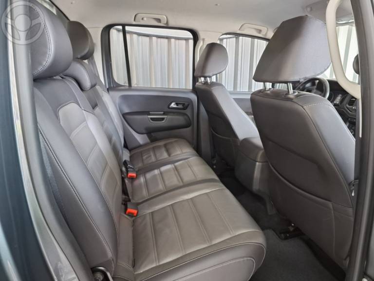 VOLKSWAGEN - AMAROK 2.0 4X4 TDI COMFORTILINE CD DIESEL 4P AUTOMÁTICO - 2019/2020 - CINZA - R$ 127.900,00
