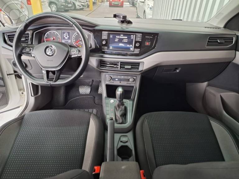 VOLKSWAGEN - POLO 1.0 200 TSI COMFORTLINE AUTOMÁTICO - 2018/2019 - BRANCA - R$ 74.500,00