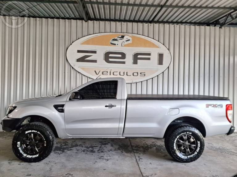 FORD - RANGER 3.2 XLS 4X4 CS 20V DIESEL 2P MANUAL - 2013/2014 - PRATA - R$ 115.900,00