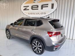 VOLKSWAGEN - TAOS 1.4 16V HIGHLINE TSI FLEX 4P AUTOMÁTICO - 2023/2023 - BEGE - R$ 164.900,00