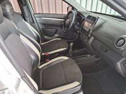 RENAULT - KWID 1.0 12V SCE FLEX INTENSE MANUAL - 2017/2018 - PRATA - R$ 38.900,00