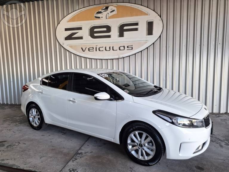 KIA MOTORS - CERATO 1.6 SX 16V FLEX 4P AUTOMÁTICO - 2018/2019 - BRANCA - R$ 85.900,00