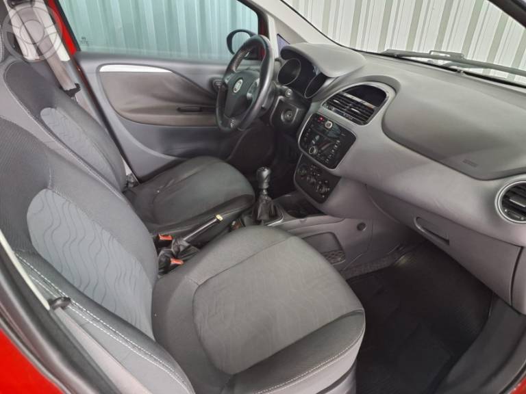 FIAT - PUNTO 1.6 ESSENCE 16V FLEX 4P MANUAL - 2012/2013 - VERMELHA - R$ 39.900,00