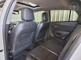 CHEVROLET - TRACKER 1.4 16V TURBO FLEX PREMIER AUTOMÁTICO - 2018/2019 - BRANCA - R$ 92.500,00