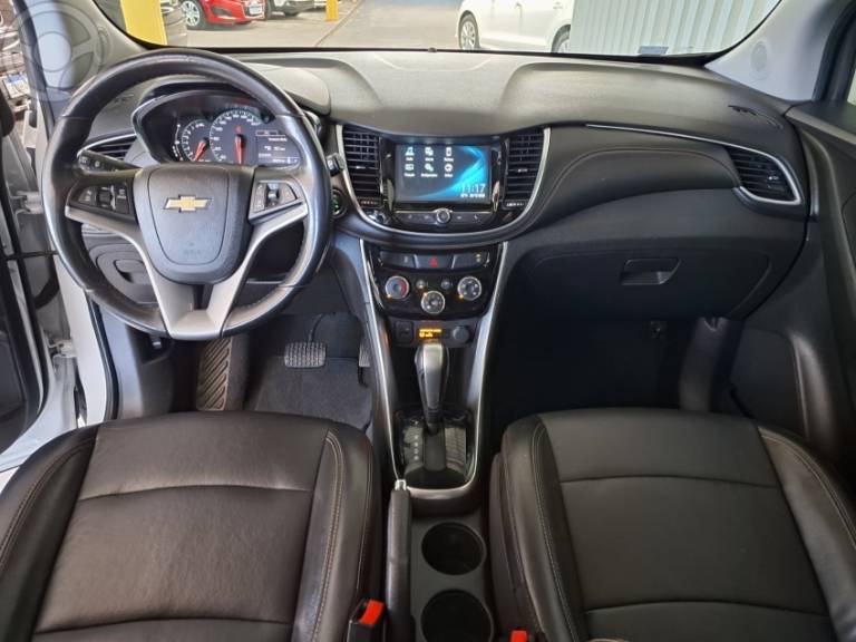CHEVROLET - TRACKER 1.4 16V TURBO FLEX PREMIER AUTOMÁTICO - 2018/2019 - BRANCA - R$ 92.500,00