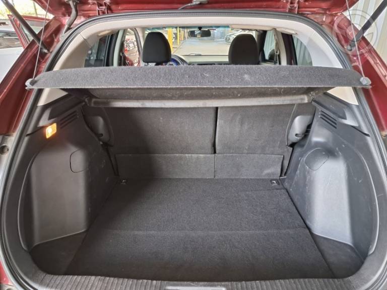 HONDA - HR-V 1.8 16V FLEX LX 4P AUTOMÁTICO - 2017/2017 - VERMELHA - R$ 89.900,00