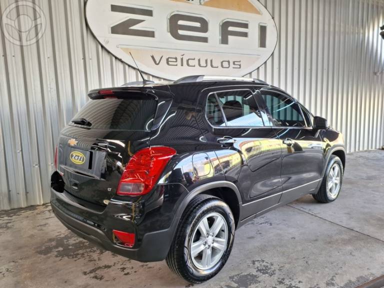 CHEVROLET - TRACKER 1.4 16V TURBO FLEX LT AUTOMÁTICO - 2018/2018 - PRETA - R$ 81.900,00