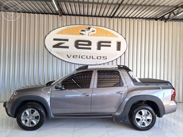 RENAULT - DUSTER OROCH 1.6 16V FLEX DYNAMIQUE 4P MANUAL - 2021/2022 - CINZA - R$ 85.900,00