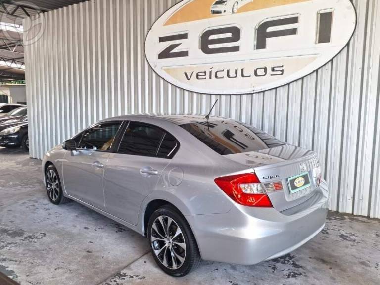 HONDA - CIVIC 2.0 LXR 16V FLEX 4P AUTOMÁTICO - 2015/2015 - PRATA - R$ 76.500,00