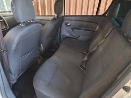 RENAULT - SANDERO 1.6 DYNAMIQUE 8V FLEX 4P AUTOMATIZADO - 2016/2017 - PRATA - R$ 45.900,00