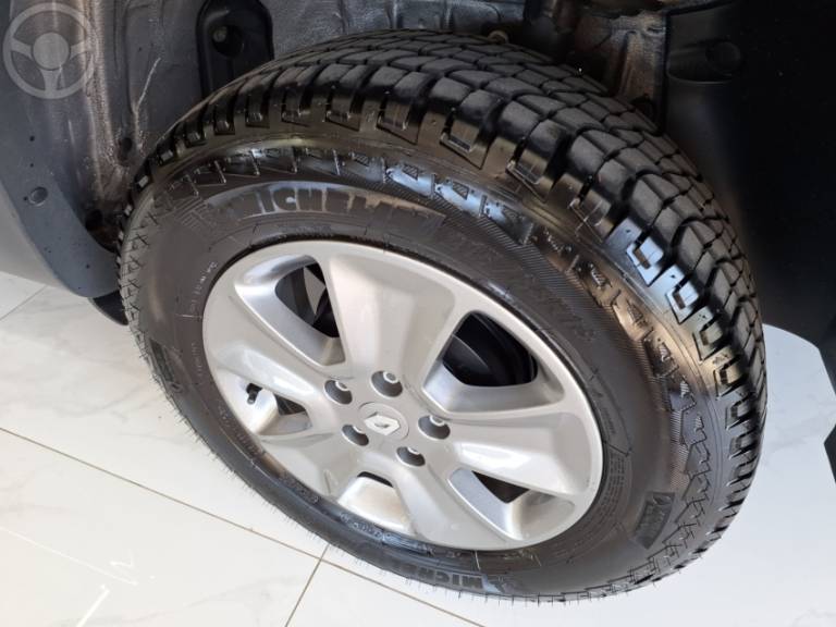 RENAULT - DUSTER OROCH 1.6 16V FLEX DYNAMIQUE 4P MANUAL - 2021/2022 - CINZA - R$ 85.900,00