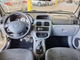 RENAULT - CLIO 1.6 AUTHENTIQUE SEDAN 16V FLEX 4P MANUAL - 2008/2009 - PRATA - R$ 26.990,00