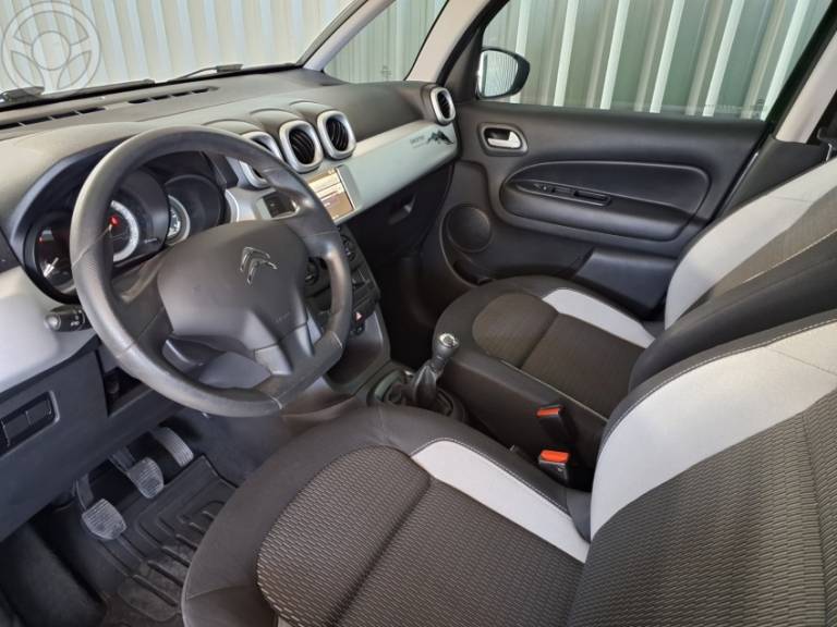 CITROËN - AIRCROSS 1.5 SALOMON 8V FLEX 4P MANUAL - 2017/2017 - CINZA - R$ 52.900,00