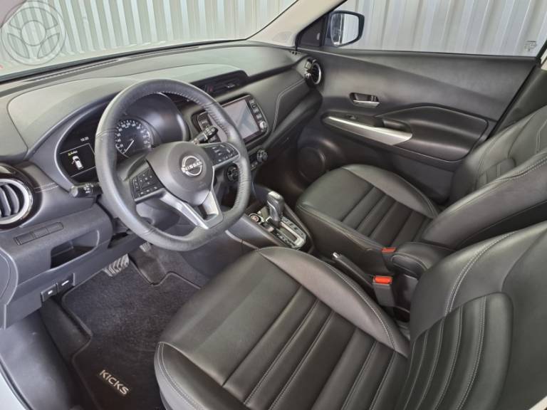 NISSAN - KICKS 1.6 EXCLUSIVE 16V FLEX 4P AUTOMÁTICO - 2023/2023 - BRANCA - R$ 114.900,00