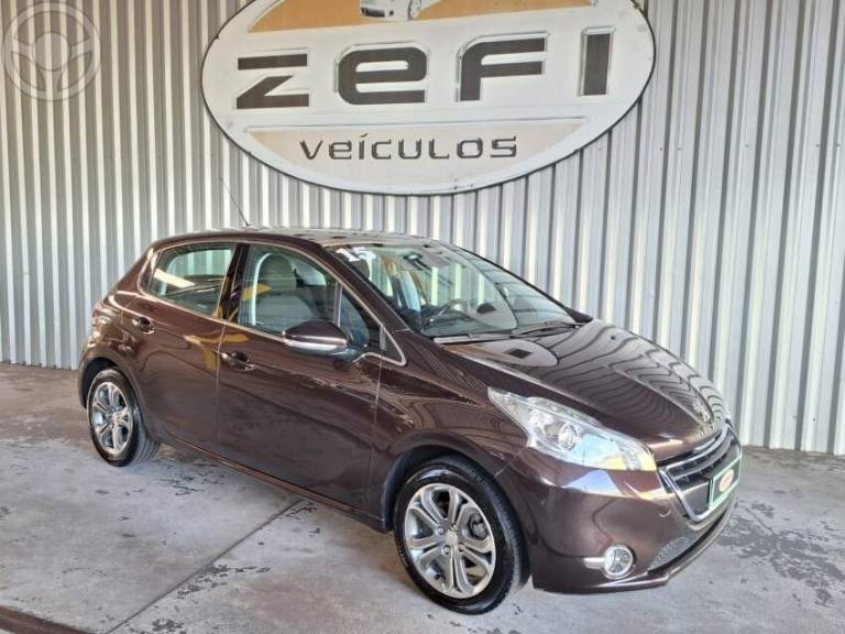 PEUGEOT - 208 1.6 GRIFFE 16V FLEX 4P AUTOMÁTICO - 2014/2015 - MARROM - R$ 48.500,00