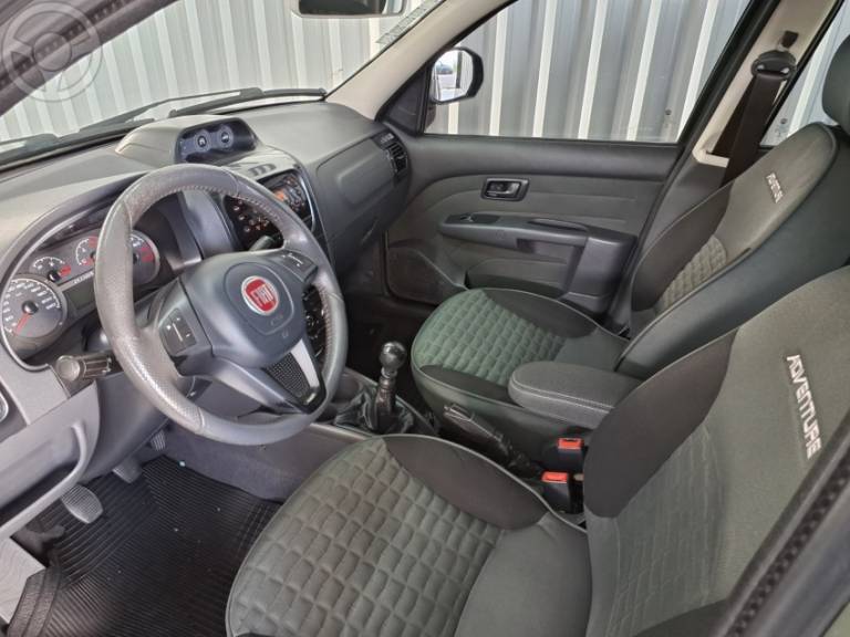 FIAT - PALIO 1.8 MPI ADVENTURE WEEKEND 16V FLEX 4P MANUAL - 2014/2015 - VERDE - R$ 49.900,00