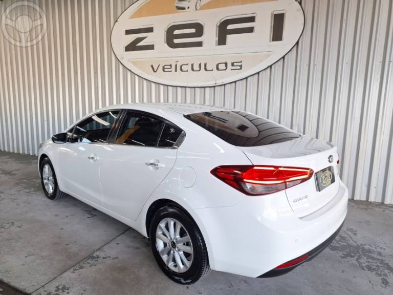 KIA MOTORS - CERATO 1.6 SX 16V FLEX 4P AUTOMÁTICO - 2018/2019 - BRANCA - R$ 85.900,00