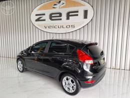FORD - FIESTA 1.6 SE HATCH 16V FLEX 4P MANUAL - 2015/2016 - PRETA - R$ 49.900,00