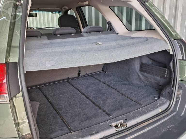 FIAT - PALIO 1.8 MPI ADVENTURE WEEKEND 16V FLEX 4P MANUAL - 2014/2015 - VERDE - R$ 49.900,00