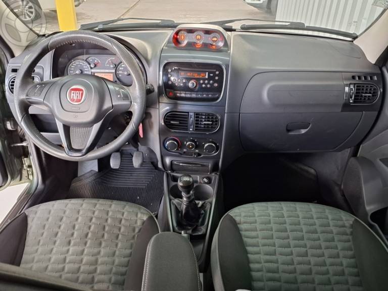 FIAT - PALIO 1.8 MPI ADVENTURE WEEKEND 16V FLEX 4P MANUAL - 2014/2015 - VERDE - R$ 49.900,00