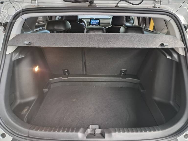 CHEVROLET - TRACKER 1.0 12V LT TURBO FLEX 4P AUTOMÁTICO - 2022/2023 - PRATA - R$ 103.900,00