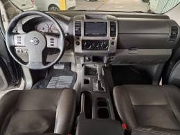 NISSAN - FRONTIER 2.5 LE ATTACK 4X4 CD TURBO ELETRONIC DIESEL 4P AUTOMÁTICO - 2012/2013 - PRETA - R$ 99.900,00