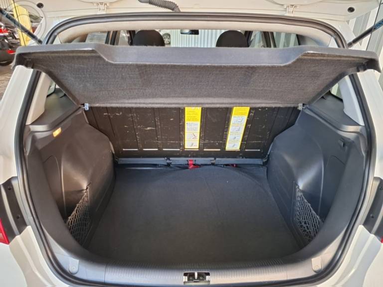 VOLKSWAGEN - SPACEFOX 1.6 MI TREND 8V FLEX 4P MANUAL - 2012/2012 - BRANCA - R$ 41.900,00